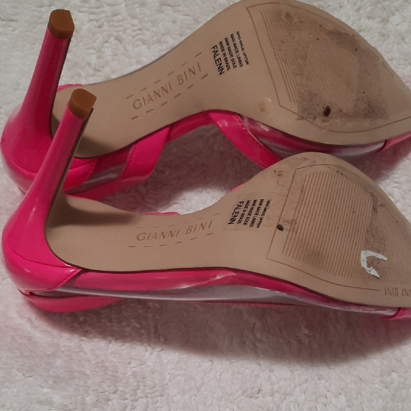 Gianni Bini Hot Pink Heels - Picture 4 of 14